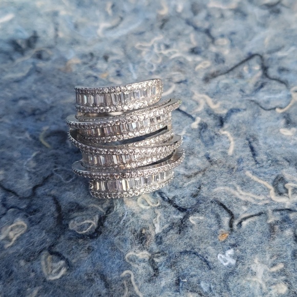 Fashion Ring - Picture 2 of 4